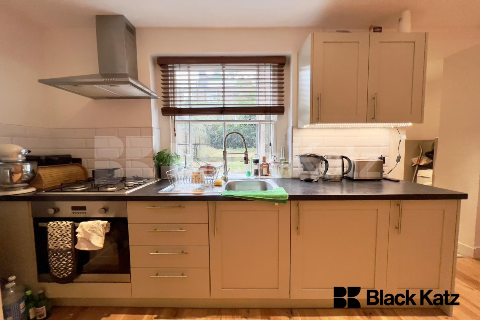 Gas, electric, water, council tax & internet all included in the rent Wansey Street, London Bridge